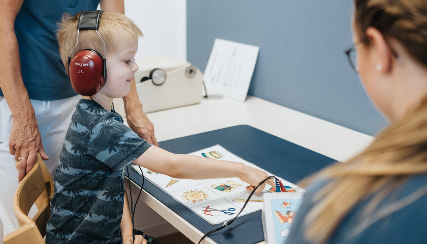 Seh- und Hörtestung in der Praxis für Kinder- und Jugendmedizin in Schweich